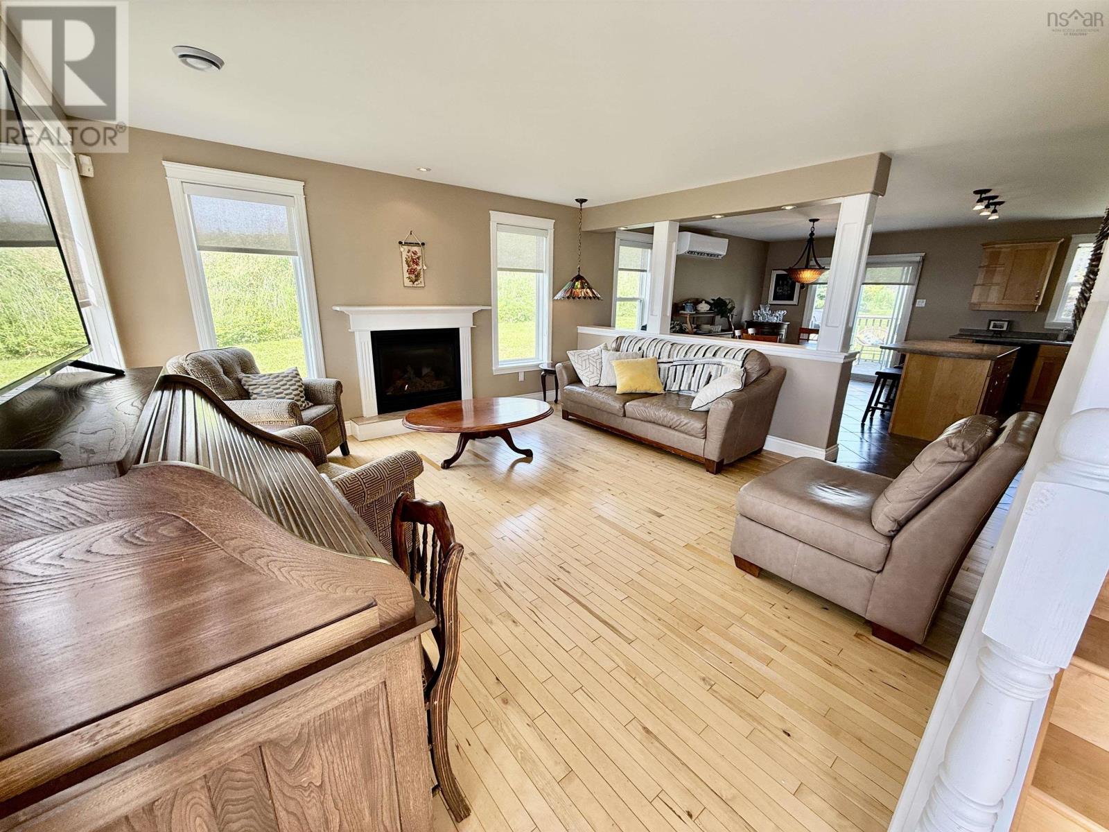 583 Veterans Memorial Drive, Arichat, Nova Scotia  B0E 1A0 - Photo 7 - 202516865