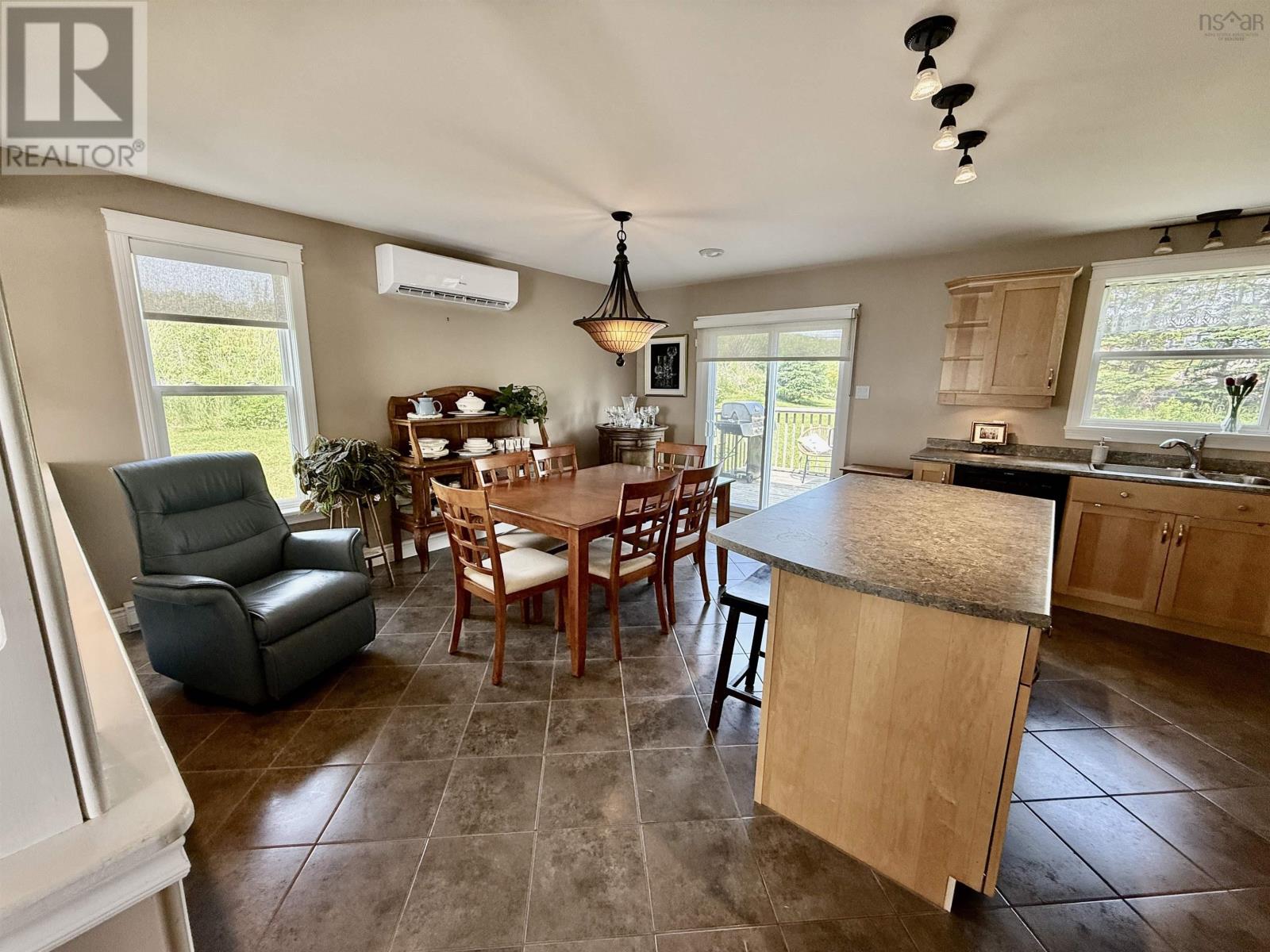583 Veterans Memorial Drive, Arichat, Nova Scotia  B0E 1A0 - Photo 13 - 202516865