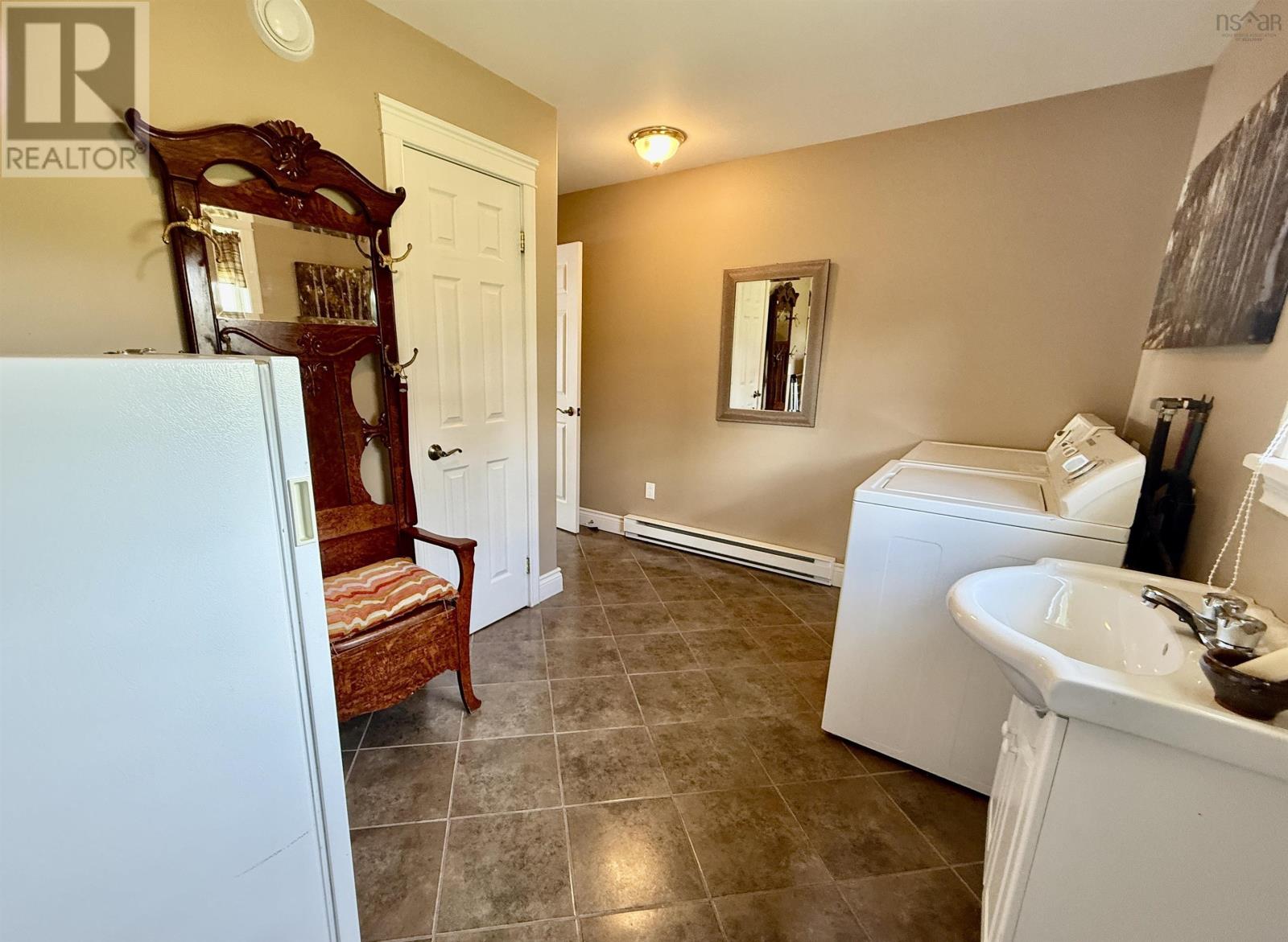 583 Veterans Memorial Drive, Arichat, Nova Scotia  B0E 1A0 - Photo 20 - 202516865