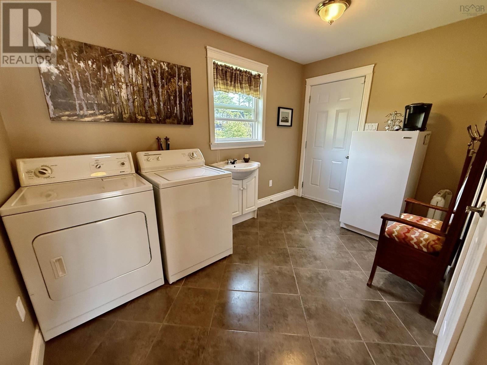 583 Veterans Memorial Drive, Arichat, Nova Scotia  B0E 1A0 - Photo 19 - 202516865