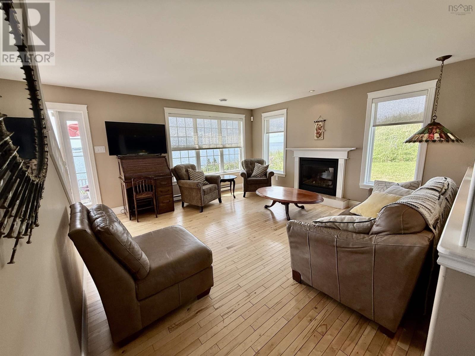 583 Veterans Memorial Drive, Arichat, Nova Scotia  B0E 1A0 - Photo 6 - 202516865