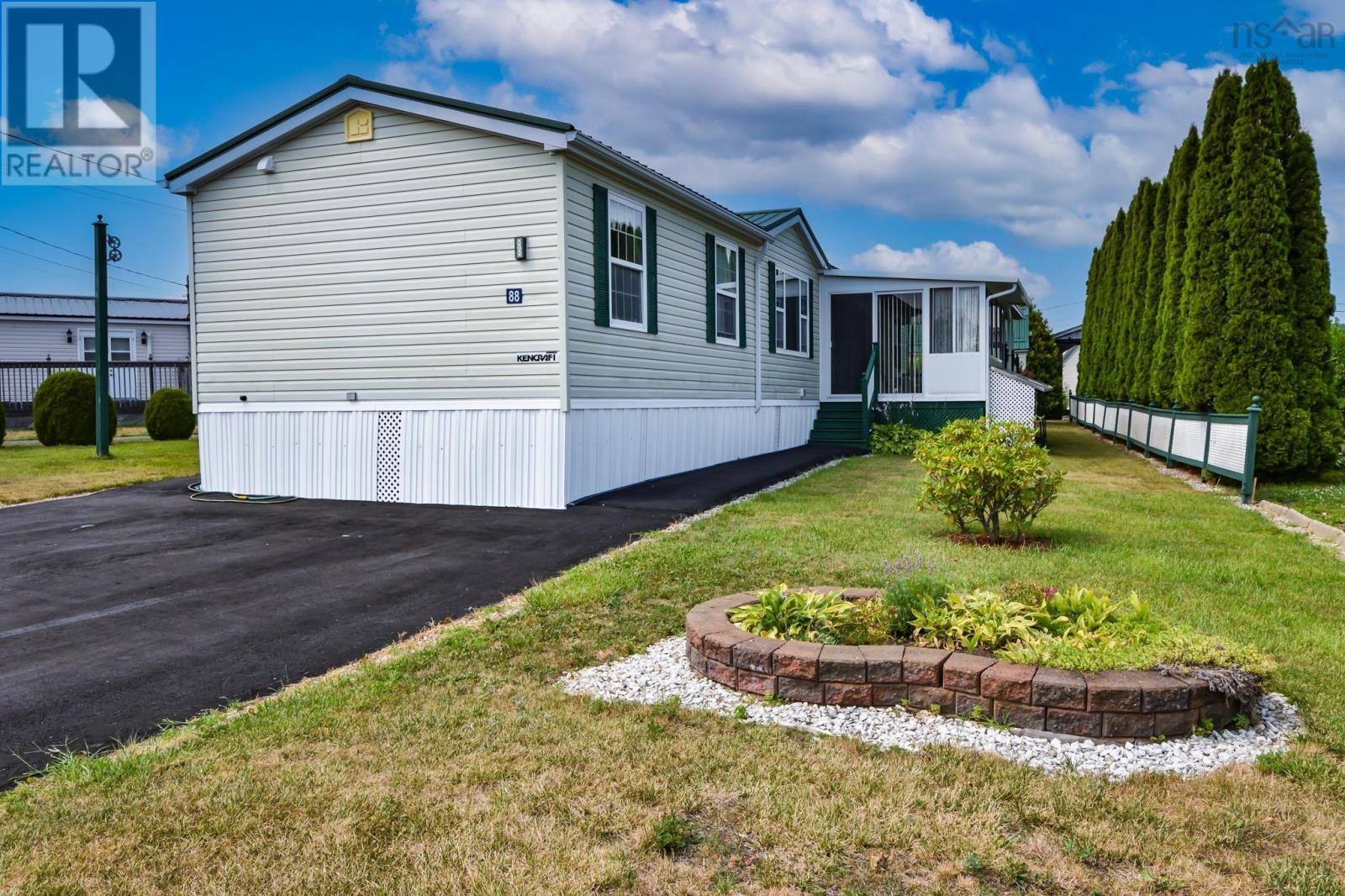 88 Haven Drive, Lahave Heights, Bridgewater, Nova Scotia  B4V 4C4 - Photo 1 - 202520099