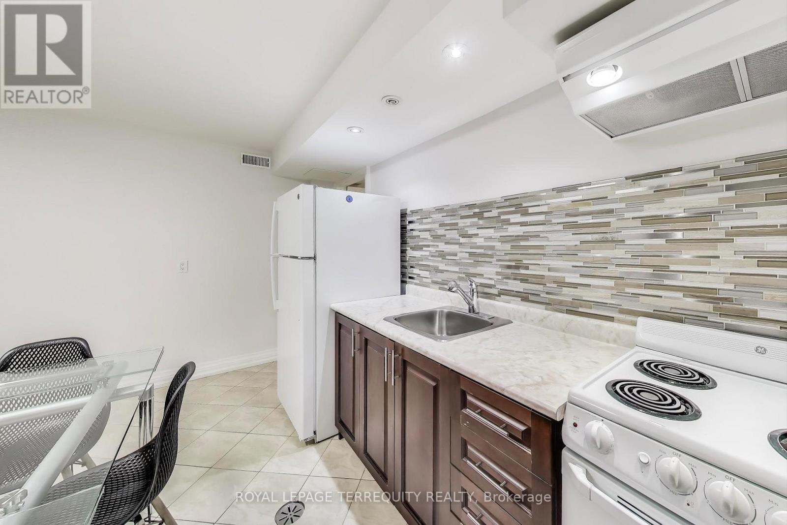 1150 Broadview Avenue, Toronto, Ontario  M4K 2S5 - Photo 10 - E12337471