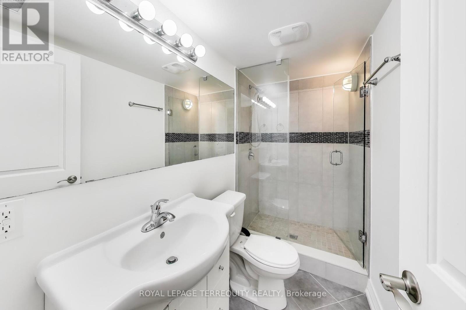 1150 Broadview Avenue, Toronto, Ontario  M4K 2S5 - Photo 14 - E12337471