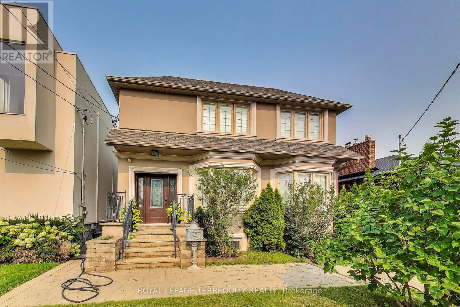 1150 Broadview Avenue, Toronto, Ontario  M4K 2S5 - Photo 2 - E12337471