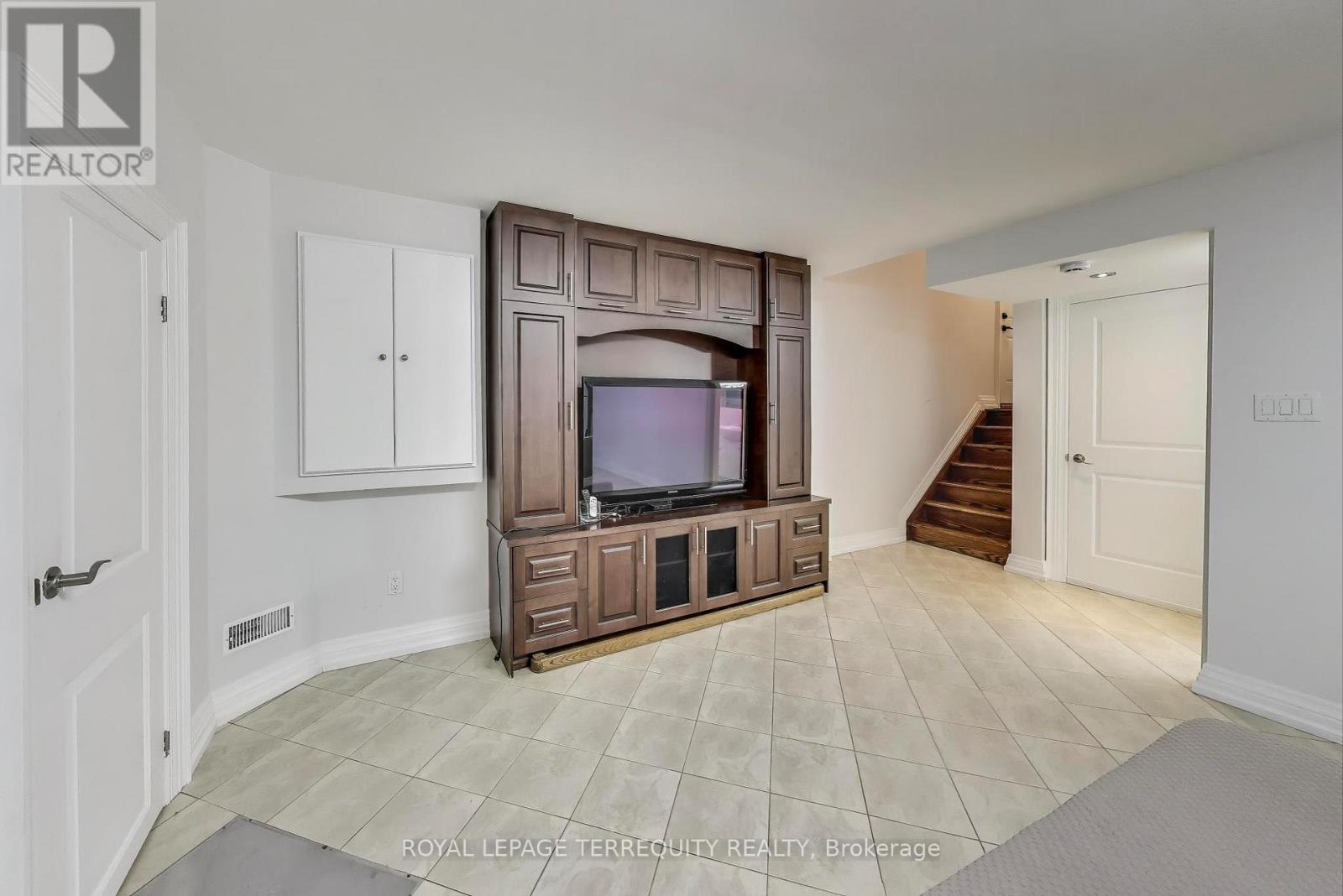 1150 Broadview Avenue, Toronto, Ontario  M4K 2S5 - Photo 6 - E12337471