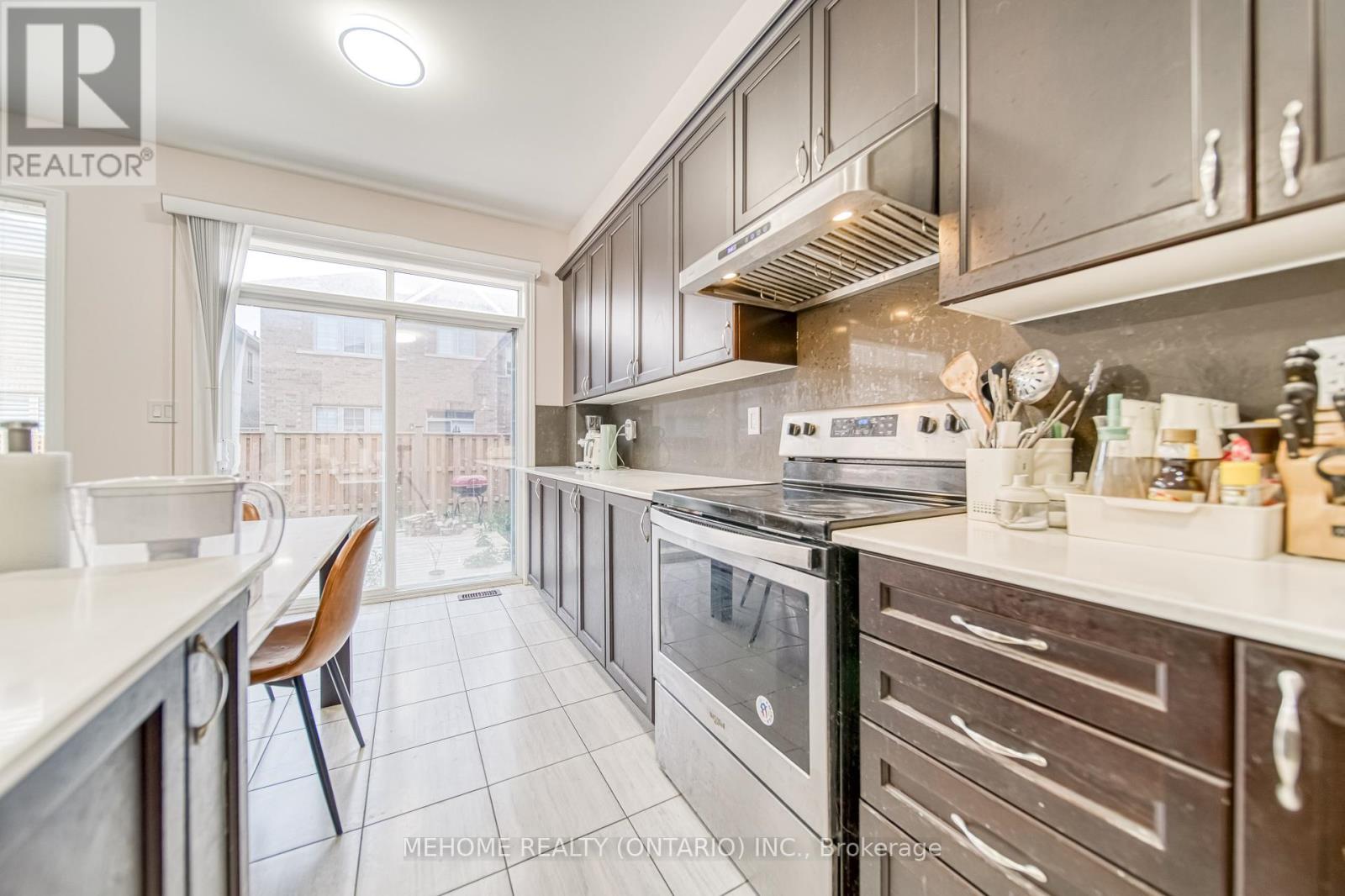 13 Titan Trail, Markham, Ontario  L3S 0E2 - Photo 12 - N12337472