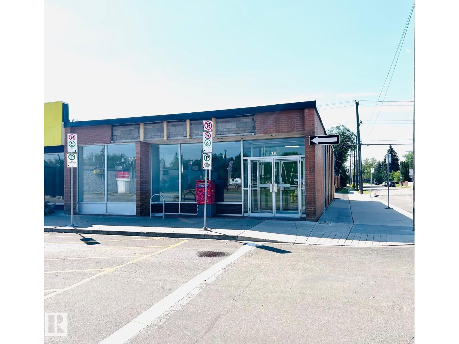 8951 82 AV NW, Edmonton, Alberta