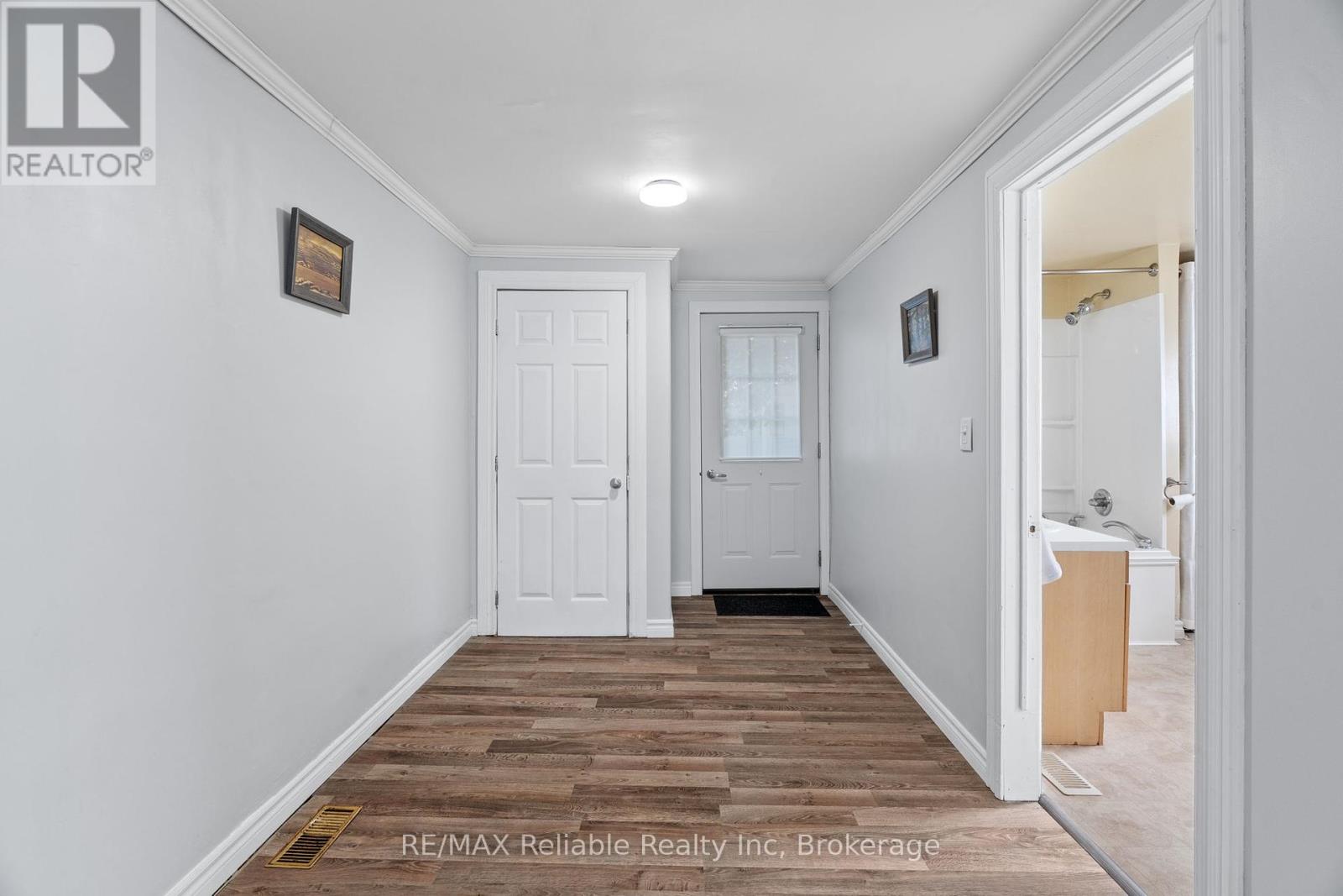 42 West William Street, Huron East, Ontario  N0K 1W0 - Photo 13 - X12337580
