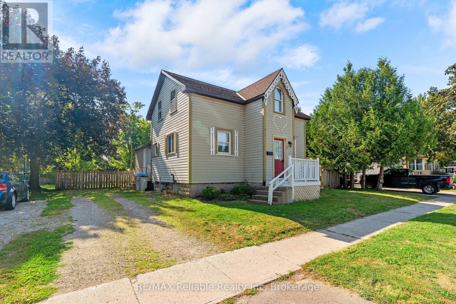 42 West William Street, Huron East, Ontario  N0K 1W0 - Photo 2 - X12337580