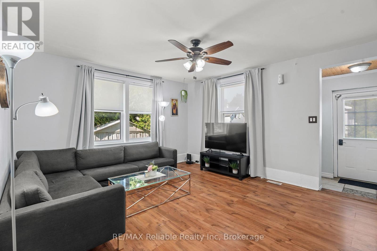 42 West William Street, Huron East, Ontario  N0K 1W0 - Photo 4 - X12337580
