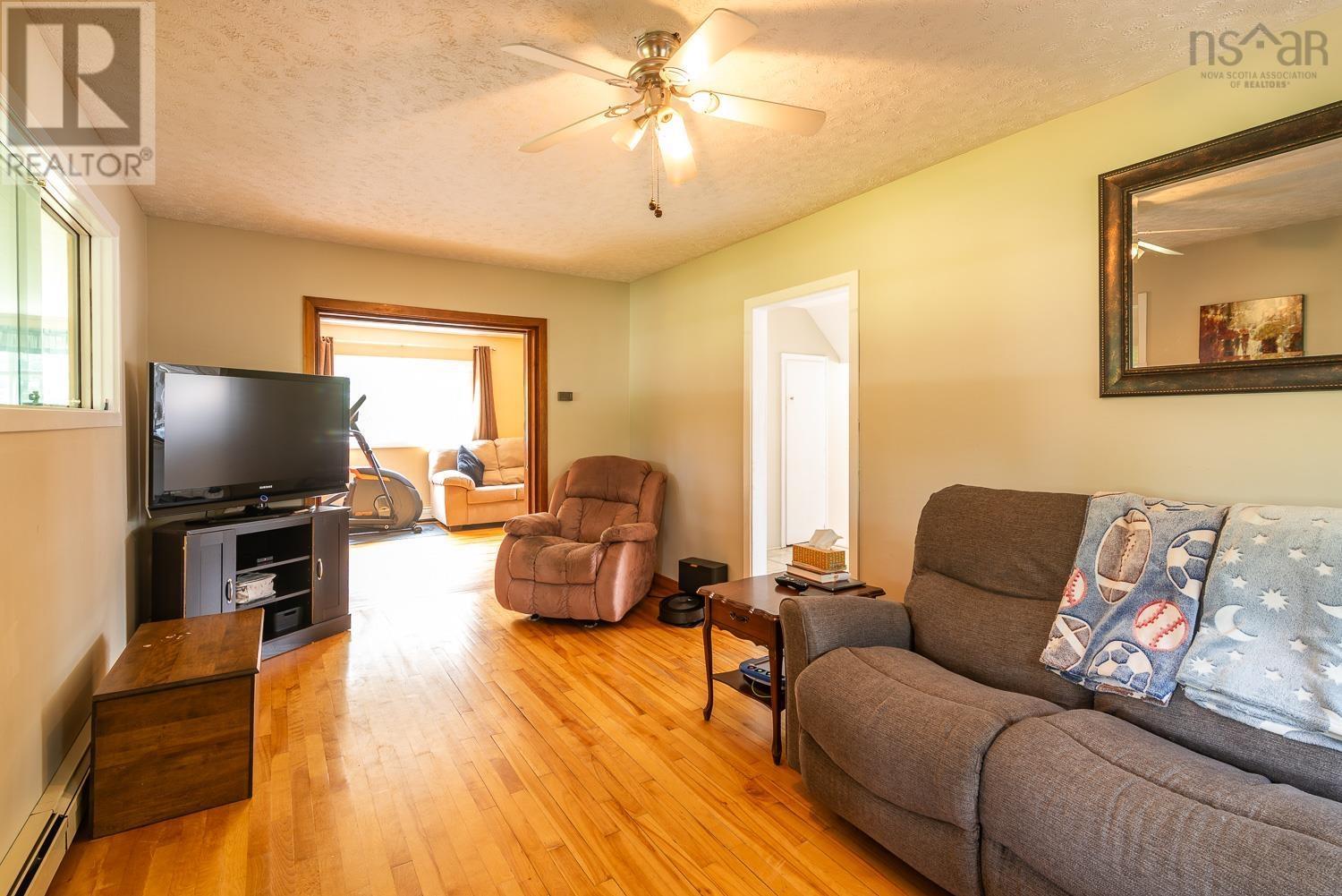 538 Highway 2, Brookfield, Nova Scotia  B0N 1C0 - Photo 18 - 202520262