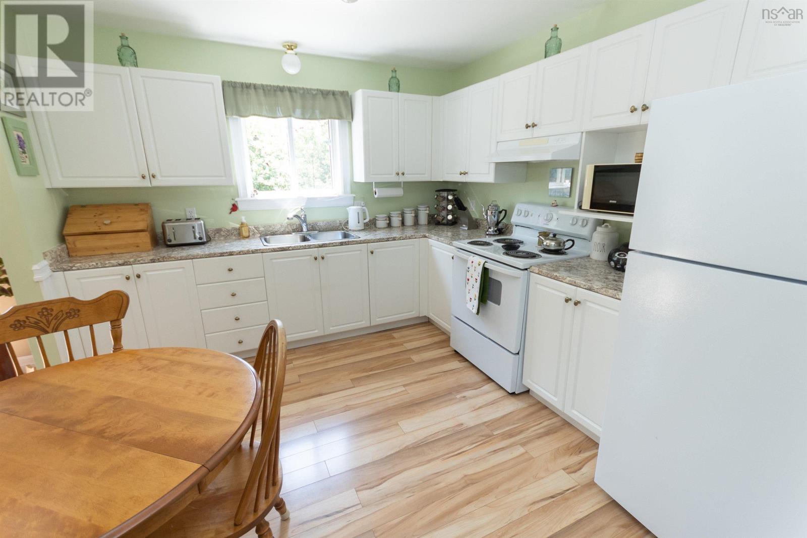 100 Lancaster Drive, Dartmouth, Nova Scotia  B3A 4X8 - Photo 15 - 202520264
