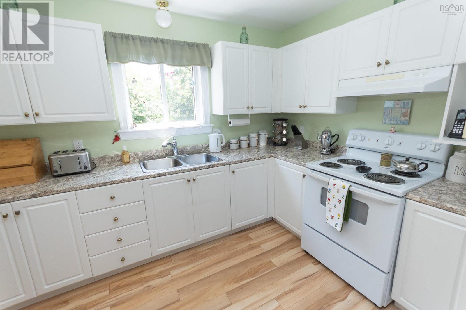 100 Lancaster Drive, Dartmouth, Nova Scotia  B3A 4X8 - Photo 16 - 202520264