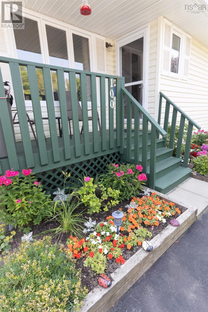 100 Lancaster Drive, Dartmouth, Nova Scotia  B3A 4X8 - Photo 3 - 202520264