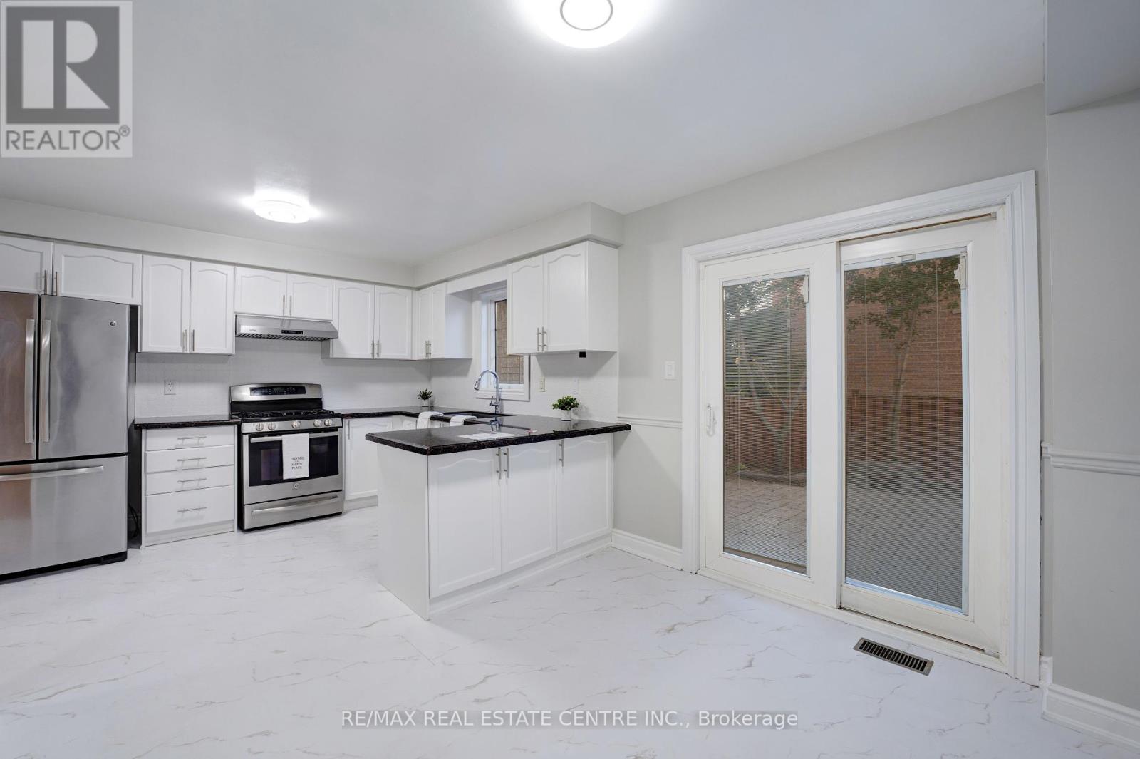 9 Amethyst Circle S, Brampton, Ontario  L6P 0Z7 - Photo 10 - W12334931