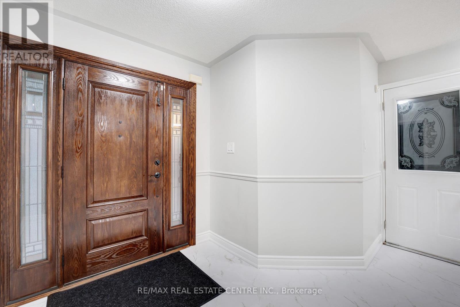 Property at 9 AMETHYST CIRCLE S image 4