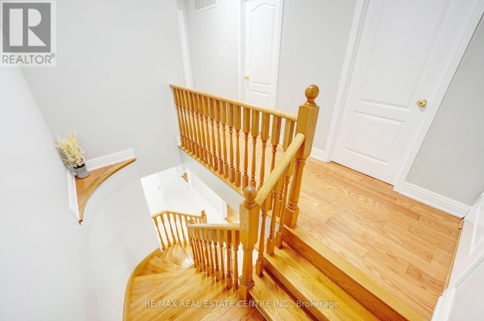 9 Amethyst Circle S, Brampton, Ontario  L6P 0Z7 - Photo 32 - W12334931