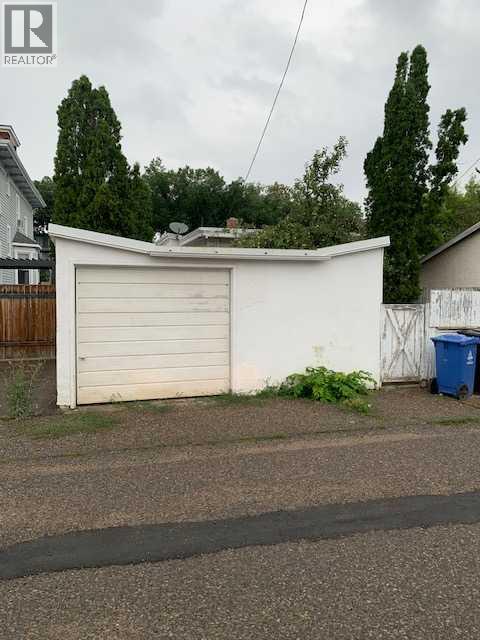 Property at 1266 4 Avenue S image 2