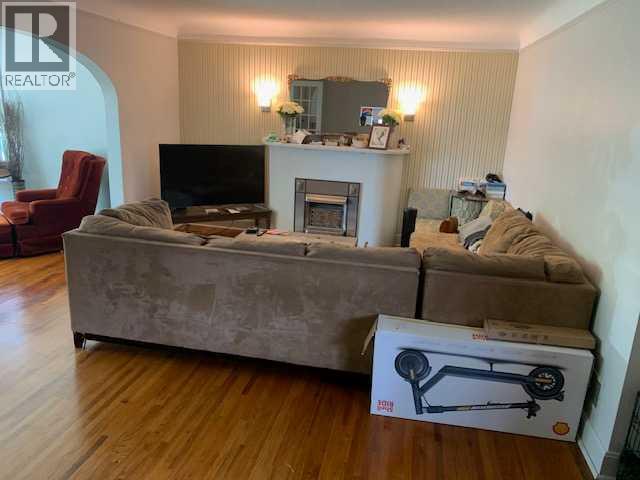 Property at 1266 4 Avenue S image 4