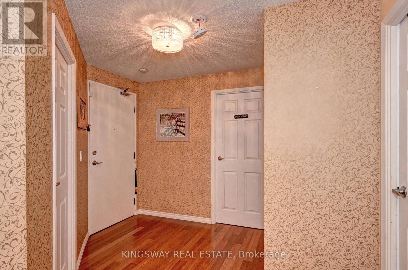 401 - 24 Marilyn Drive N, Guelph, Ontario  N1H 8E9 - Photo 6 - X12337483