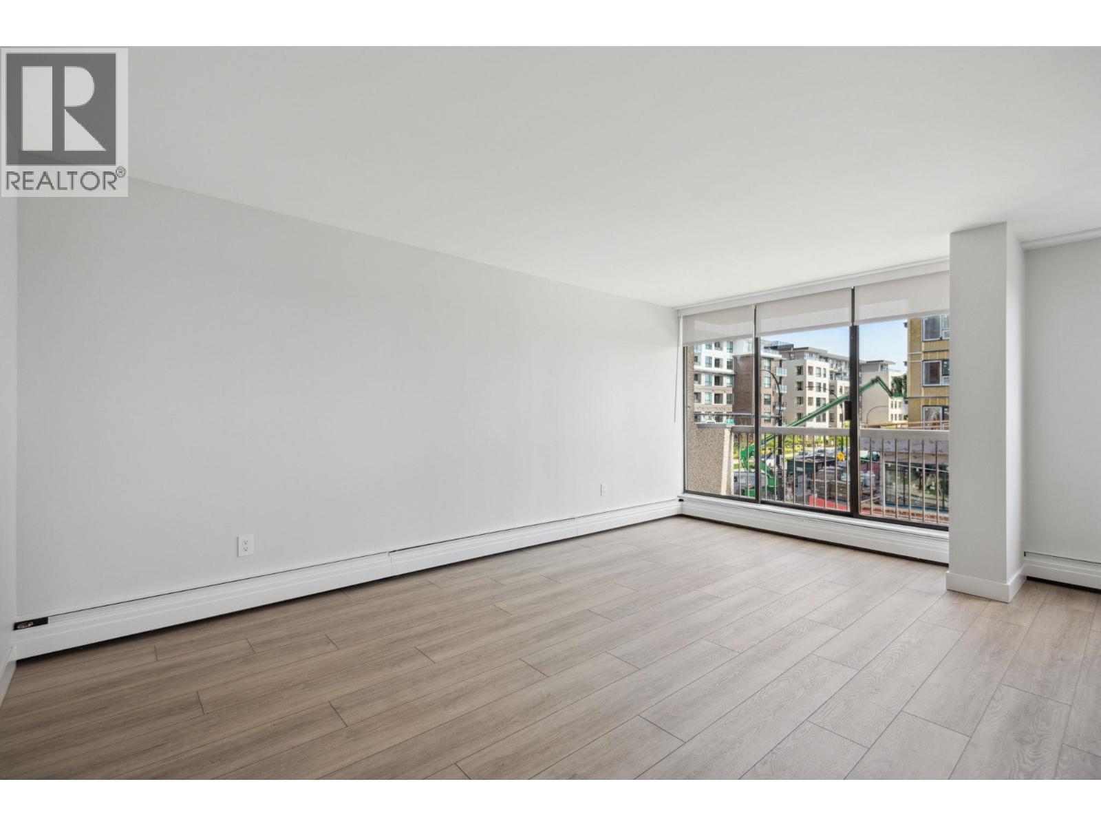 306 145 St. Georges Avenue, North Vancouver, British Columbia  V7L 3G8 - Photo 4 - R3035384