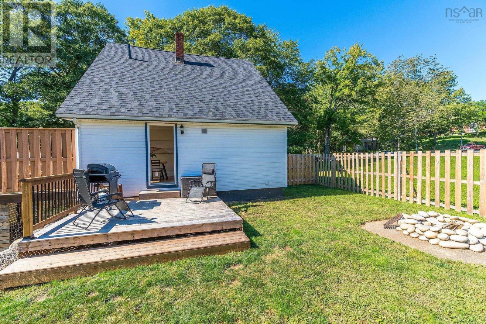 304 Aberdeen Road, Bridgewater, Nova Scotia  B4V 2T2 - Photo 6 - 202519875