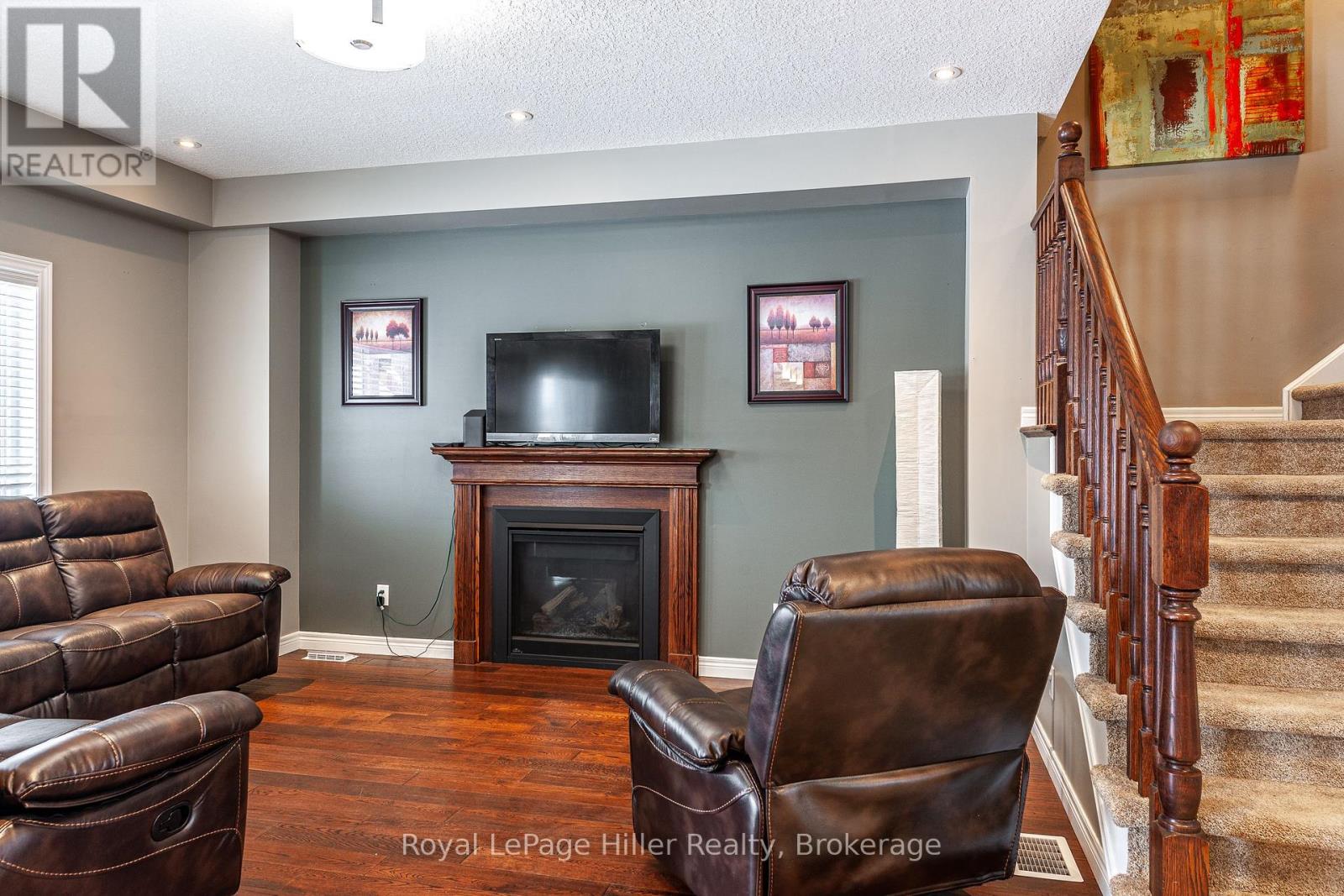 13 Brown Street, Stratford, Ontario  N5A 0B8 - Photo 2 - X12218563