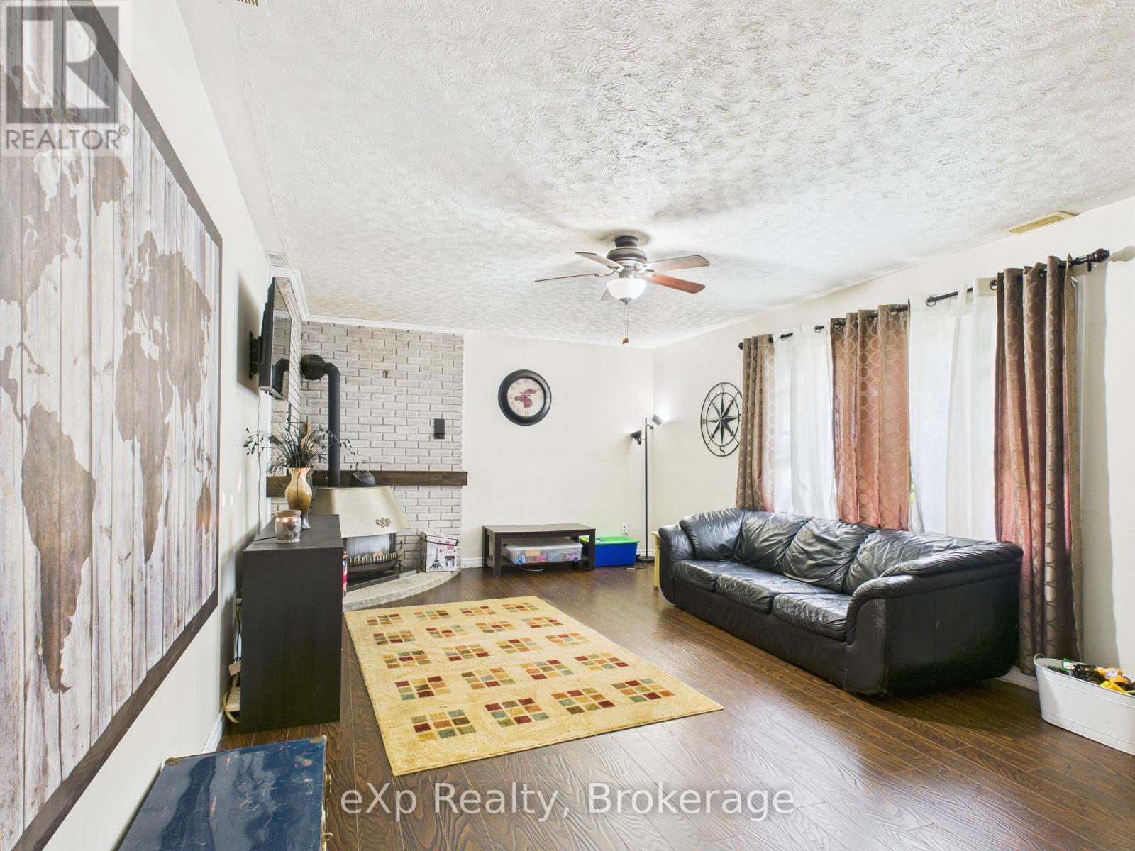 11 George Street, Brockton, Ontario  N0G 2V0 - Photo 6 - X12277444