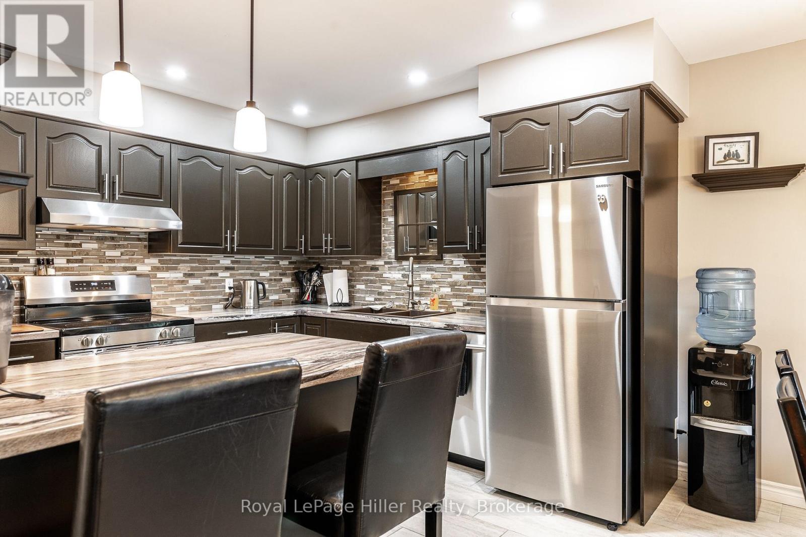 421 Greenwood Drive, Stratford, Ontario  N5A 7S7 - Photo 9 - X12260100