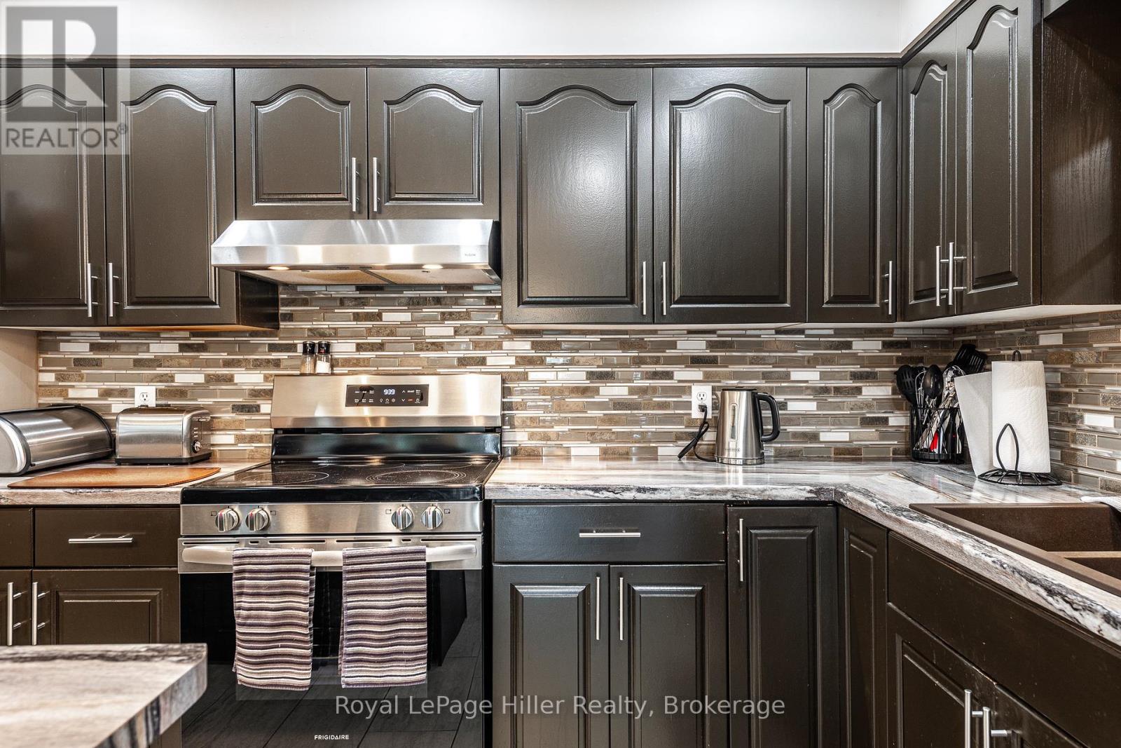 421 Greenwood Drive, Stratford, Ontario  N5A 7S7 - Photo 7 - X12260100