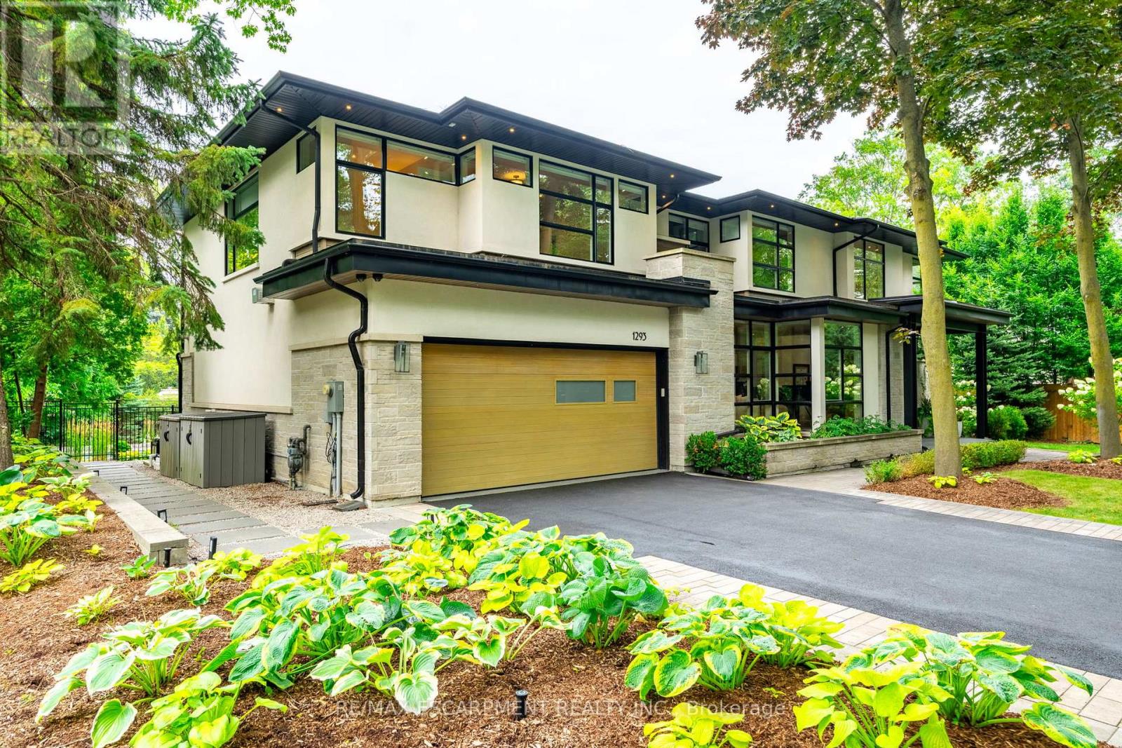 Property at 1293 WOODLAND AVENUE image 2