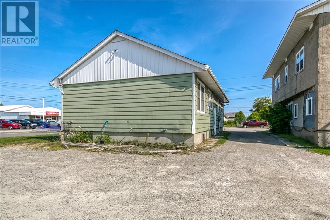307 Albert Street, Espanola, Ontario  P5E 1H1 - Photo 3 - 2124072