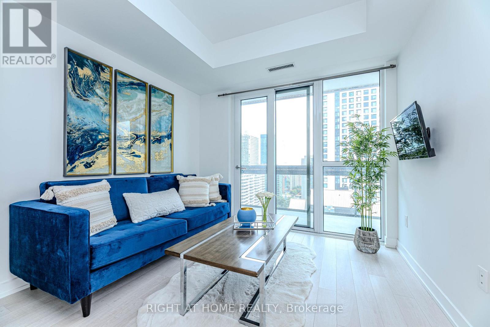 1301 - 39 ROEHAMPTON AVENUE, Toronto, Ontario