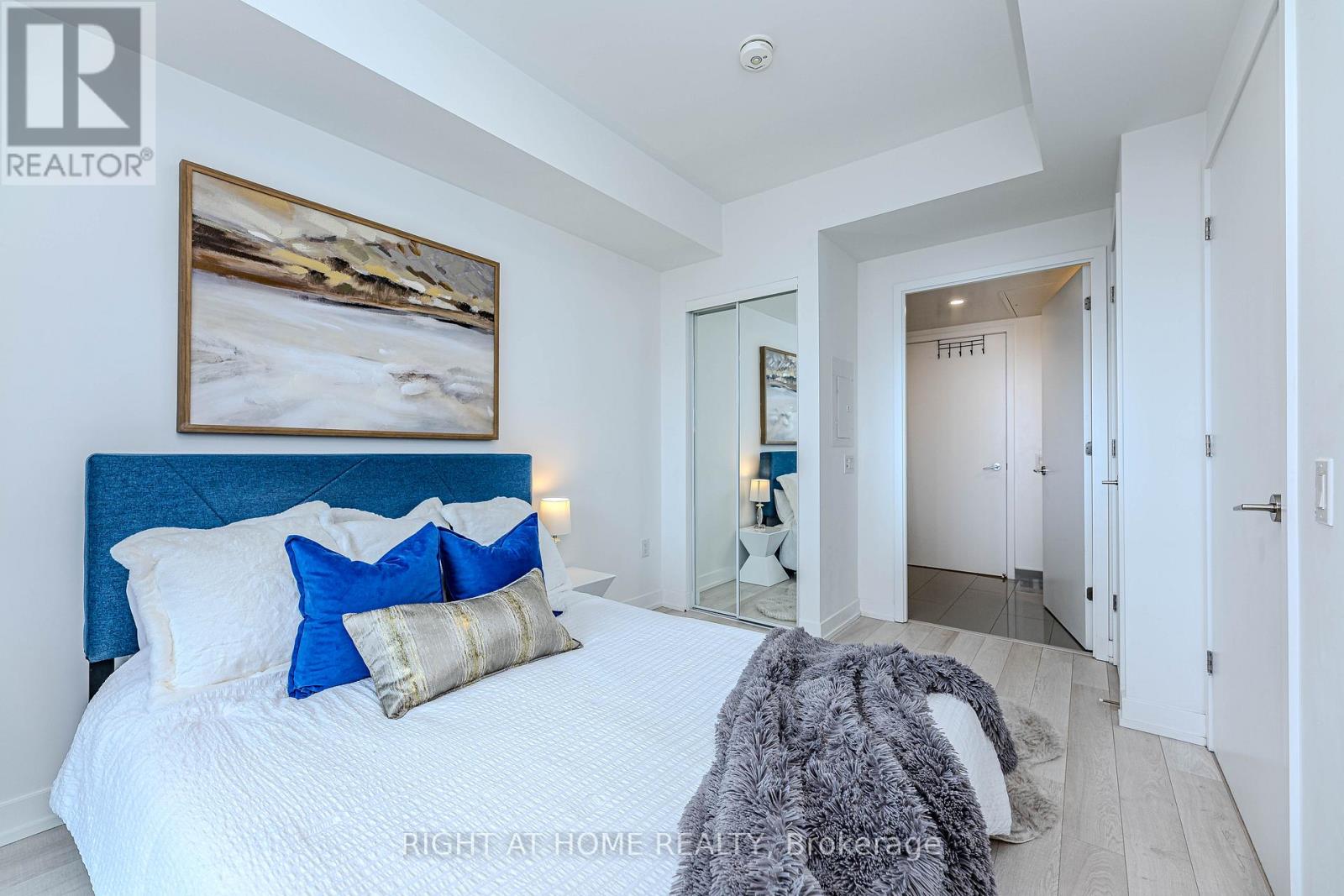 1301 - 39 Roehampton Avenue, Toronto, Ontario  M4P 0G1 - Photo 10 - C12337560
