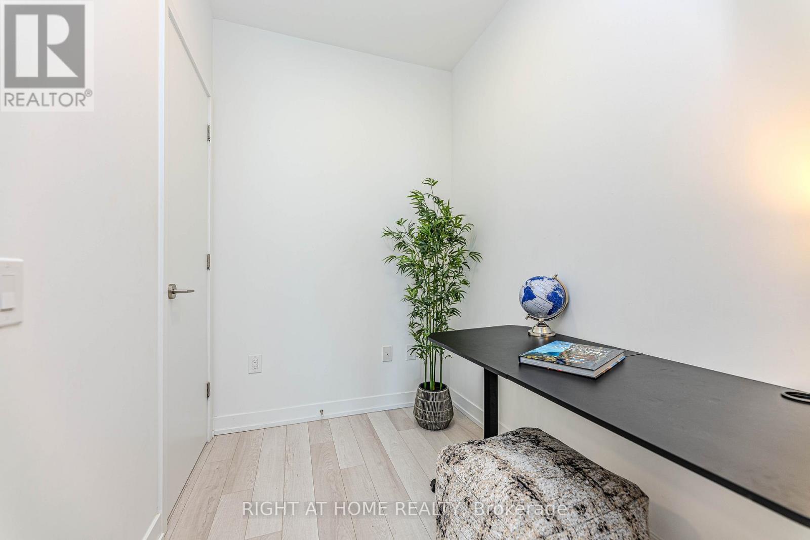 1301 - 39 Roehampton Avenue, Toronto, Ontario  M4P 0G1 - Photo 15 - C12337560