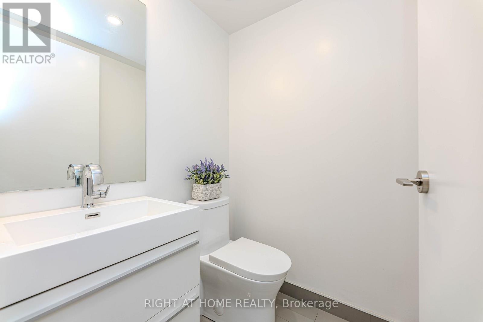 1301 - 39 Roehampton Avenue, Toronto, Ontario  M4P 0G1 - Photo 18 - C12337560