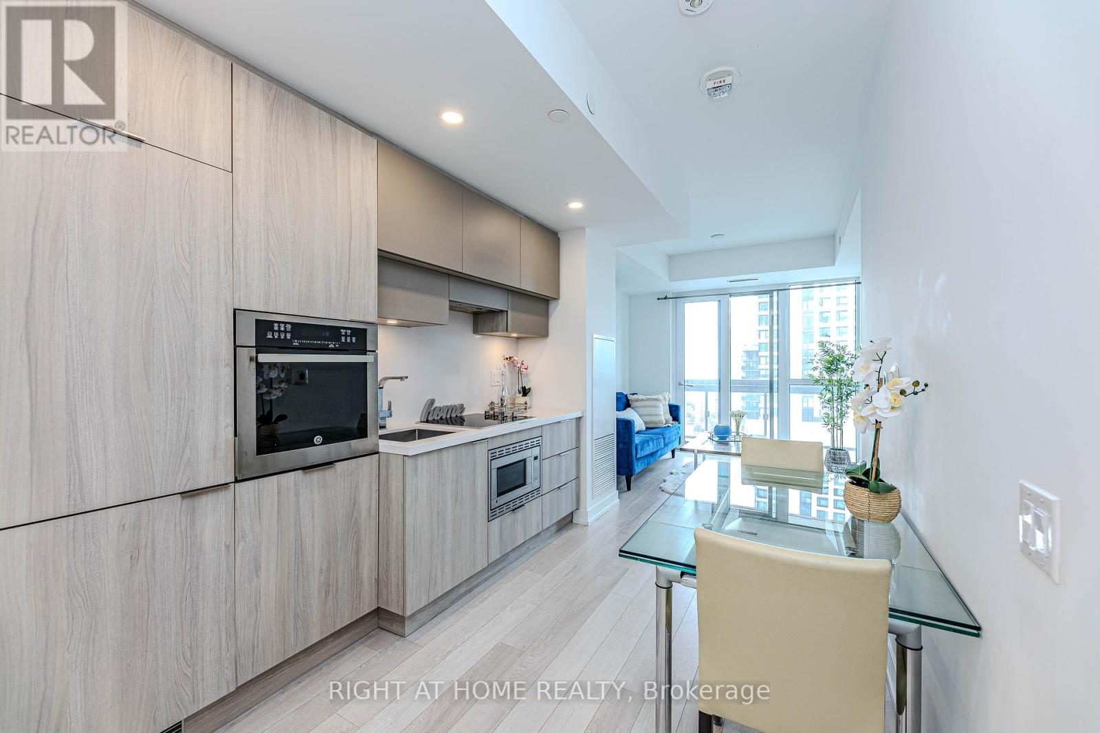1301 - 39 Roehampton Avenue, Toronto, Ontario  M4P 0G1 - Photo 5 - C12337560