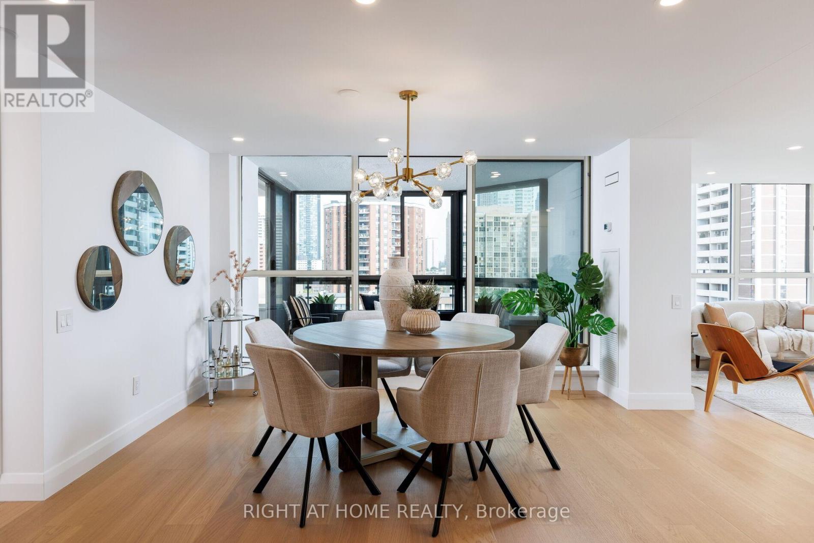 1403 - 130 Carlton Street E, Toronto, Ontario  M5A 4K3 - Photo 10 - C12337576