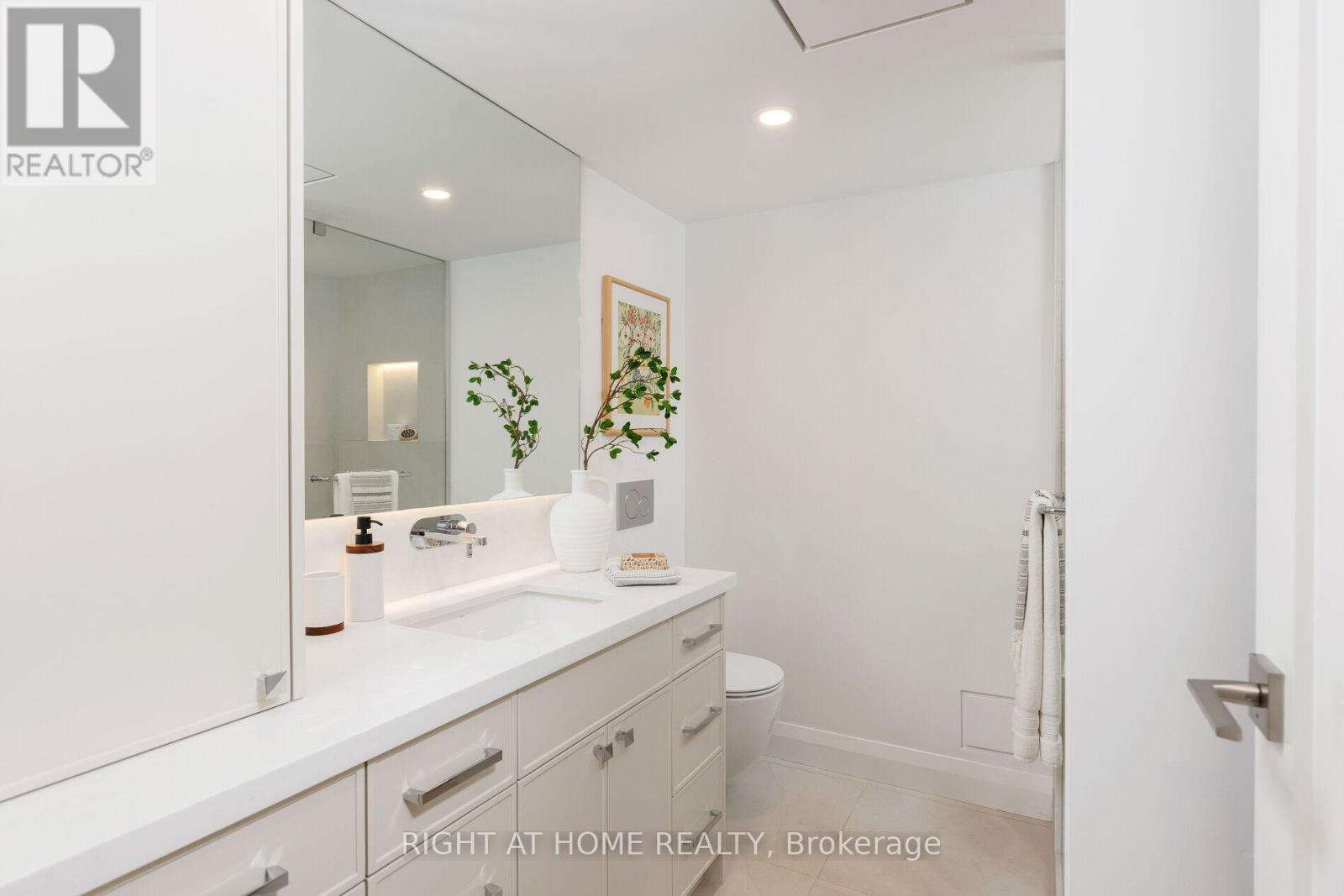 1403 - 130 Carlton Street E, Toronto, Ontario  M5A 4K3 - Photo 39 - C12337576