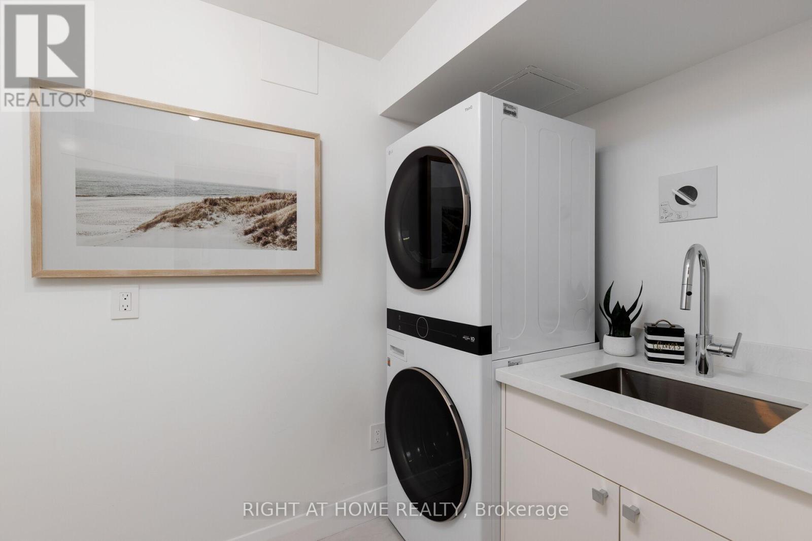 1403 - 130 Carlton Street E, Toronto, Ontario  M5A 4K3 - Photo 41 - C12337576