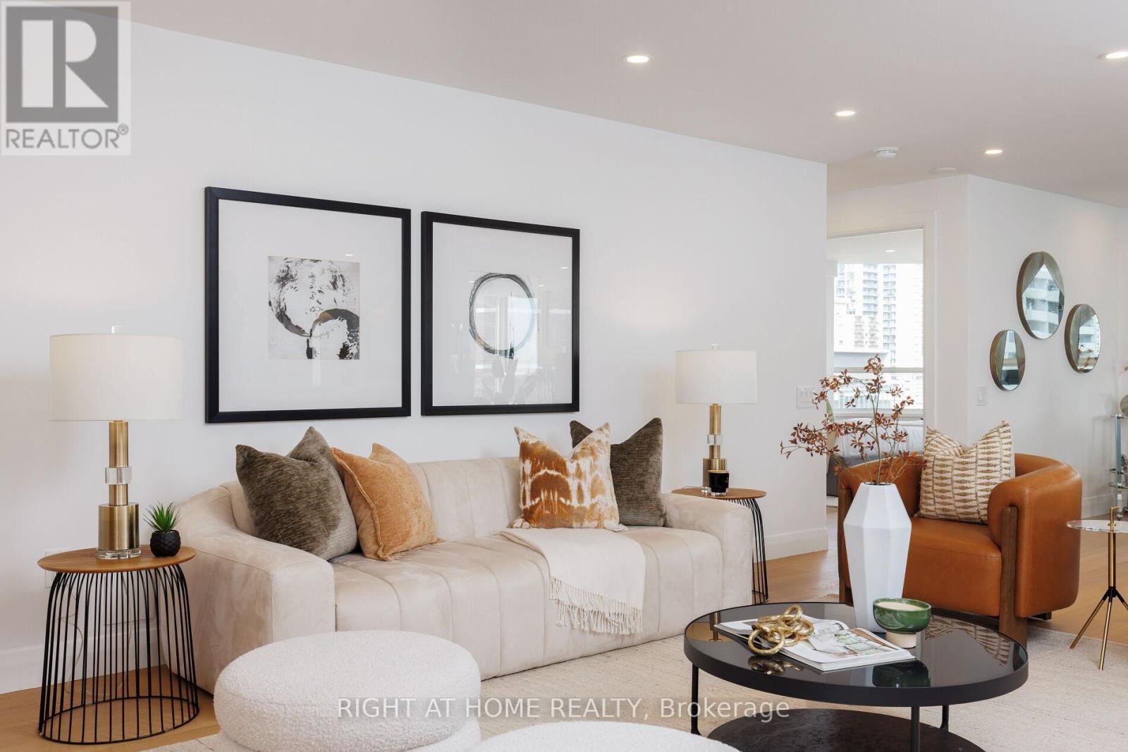 1403 - 130 Carlton Street E, Toronto, Ontario  M5A 4K3 - Photo 6 - C12337576