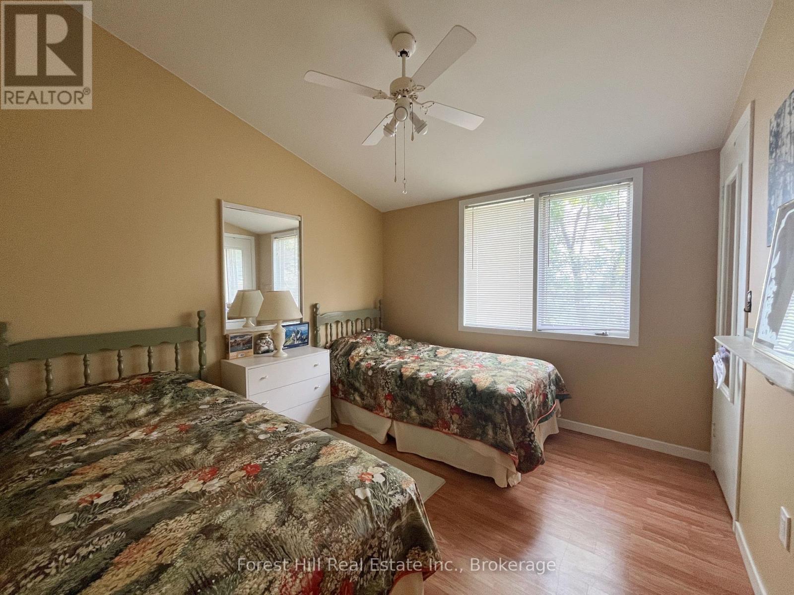 104 Mckay Court, Meaford, Ontario  N4L 1W5 - Photo 36 - X12329858