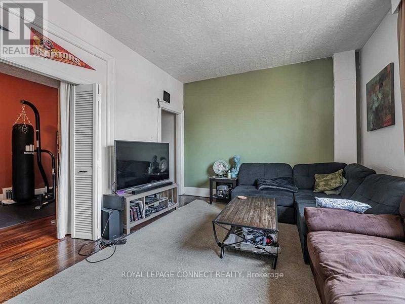 1107 Queen Street E, Toronto, Ontario  M4M 1K7 - Photo 11 - E12337627