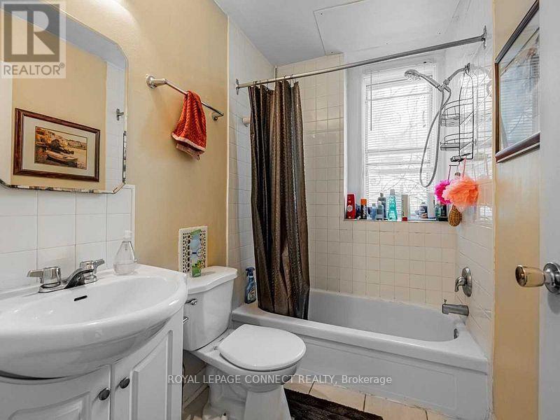 1107 Queen Street E, Toronto, Ontario  M4M 1K7 - Photo 13 - E12337627