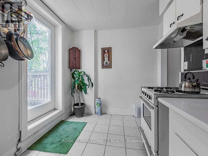 1107 Queen Street E, Toronto, Ontario  M4M 1K7 - Photo 14 - E12337627