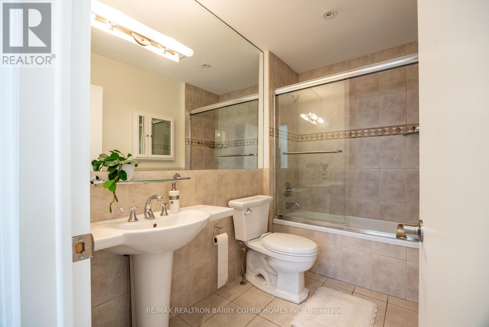 10 Penwood Crescent, Toronto, Ontario  M3B 2B9 - Photo 32 - C12317000