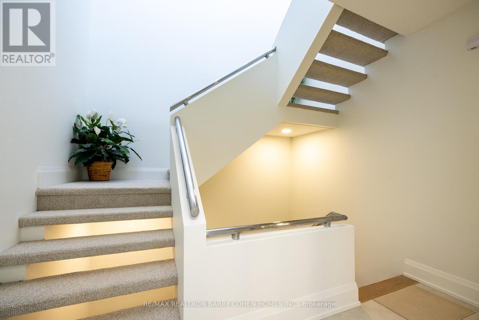 10 Penwood Crescent, Toronto, Ontario  M3B 2B9 - Photo 8 - C12317000