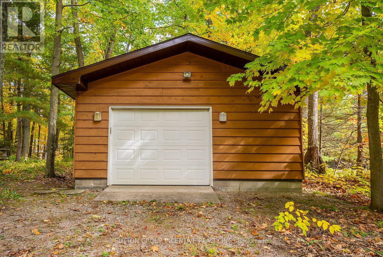 11 Bourgeois Court, Tiny, Ontario  L9M 0H3 - Photo 3 - S12337524
