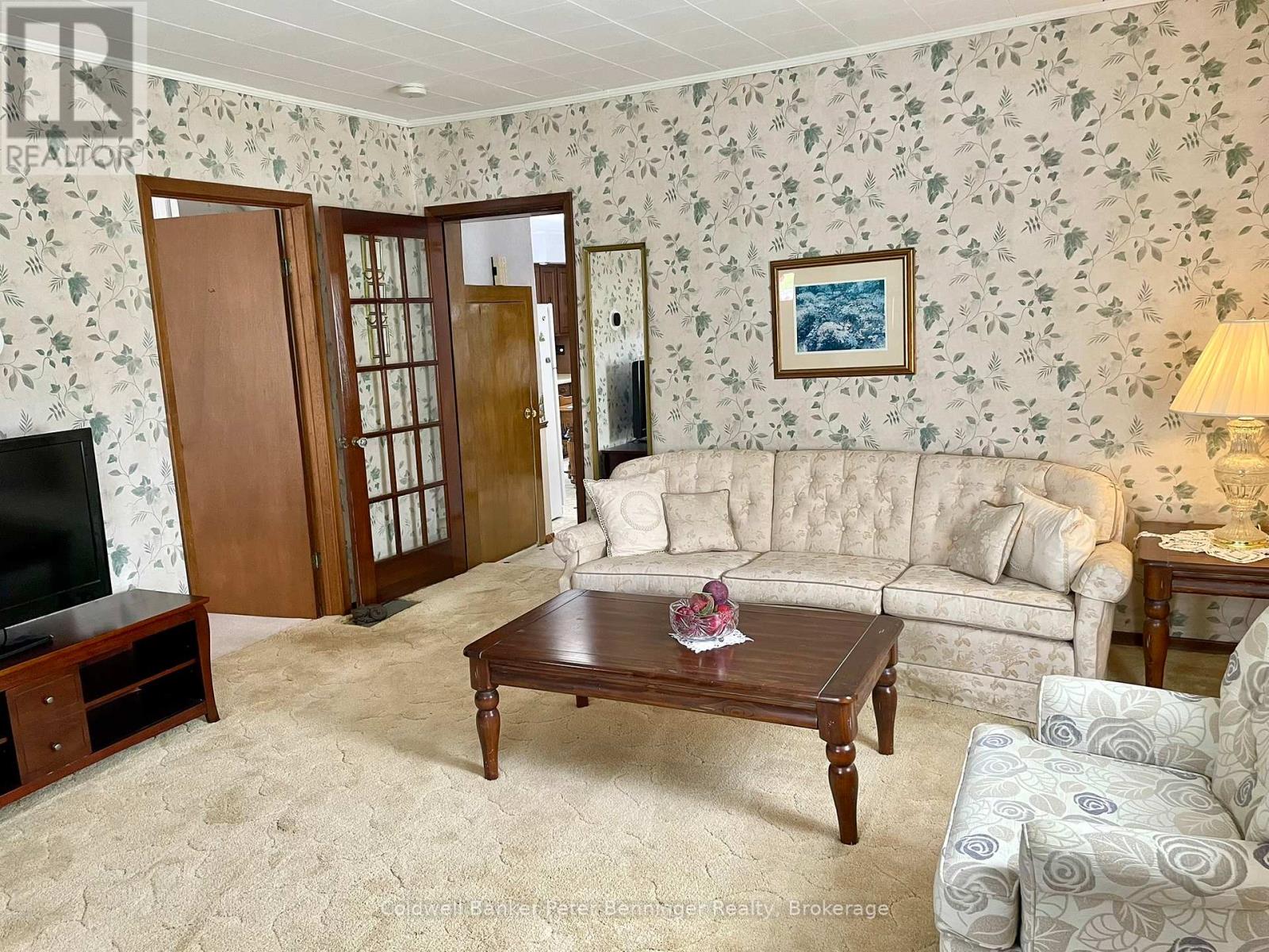 105 Mcgivern Street W, Brockton, Ontario  N0G 2V0 - Photo 16 - X12337667
